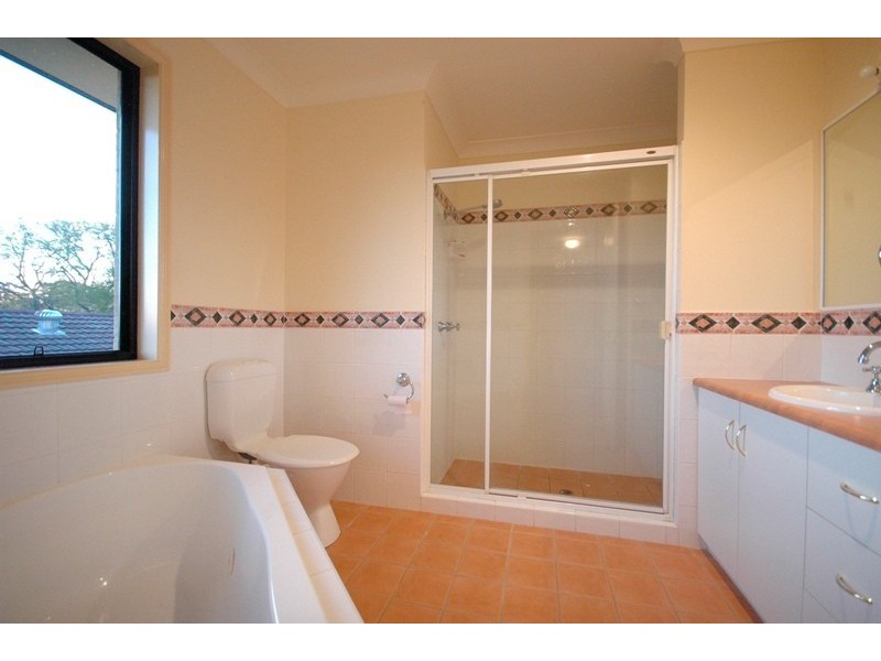 6 Spies Court, Mount Lofty QLD 4350