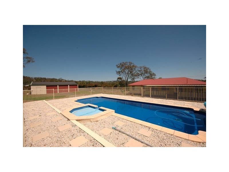 6 Hendy Street, Cranley QLD 4350