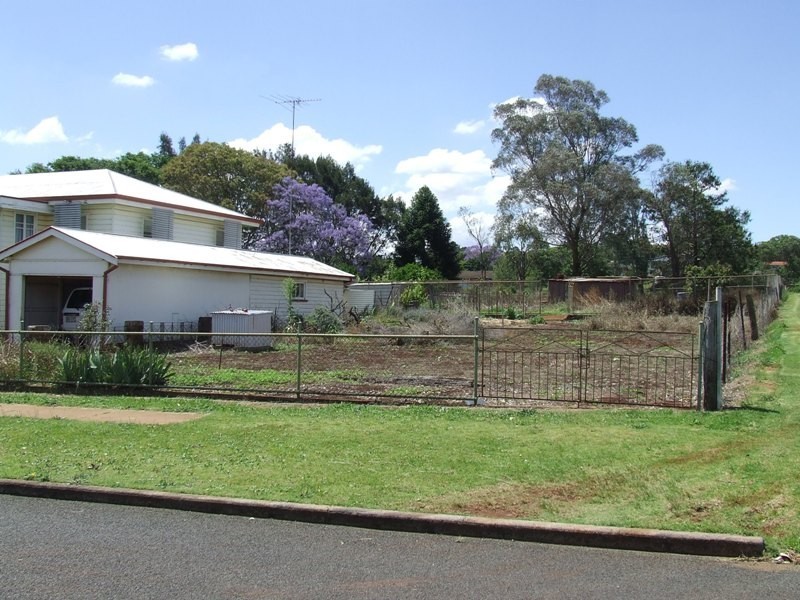 1 Lemnos Street, Harlaxton QLD 4350