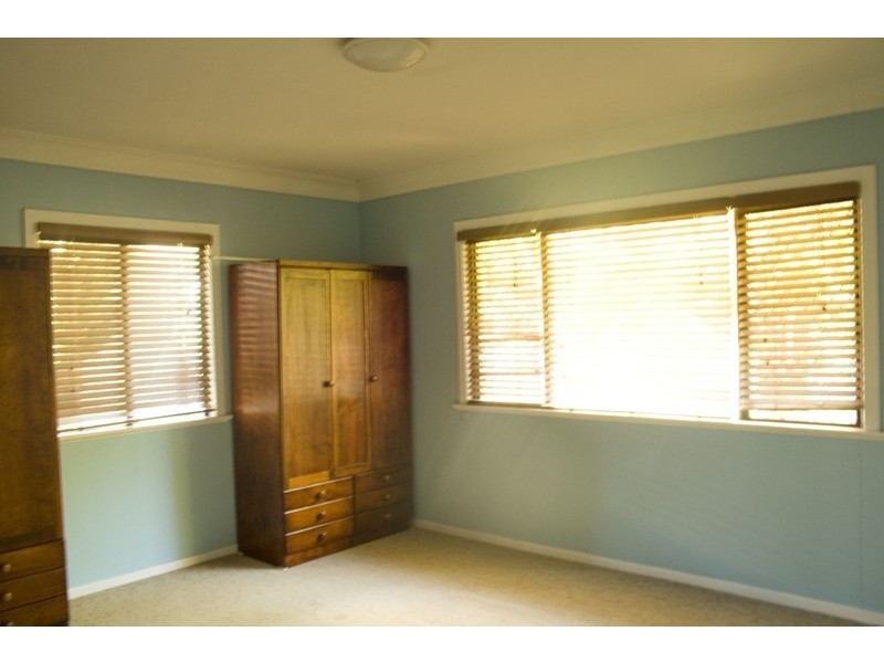 34 Hillside Street, Newtown QLD 4350