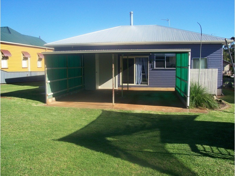 3 Glasgow Street, North Toowoomba QLD 4350