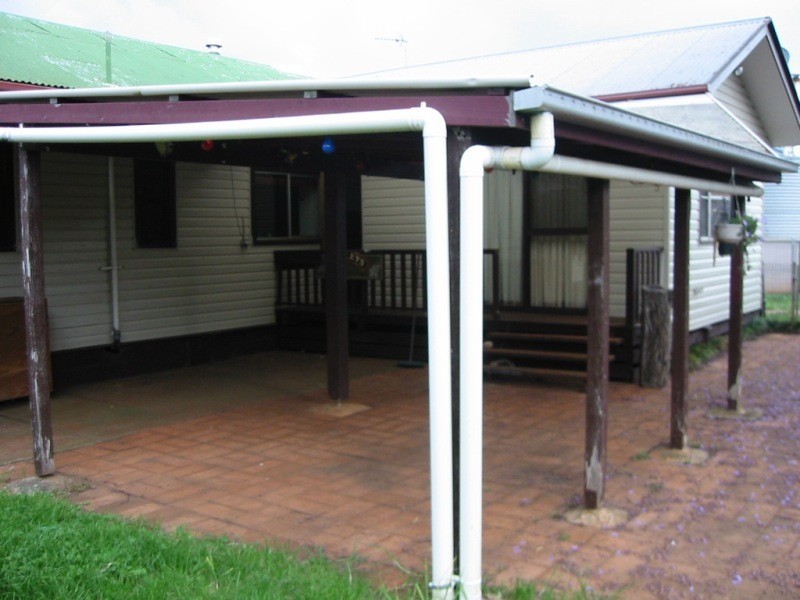 9 Burton Street, Harristown QLD 4350