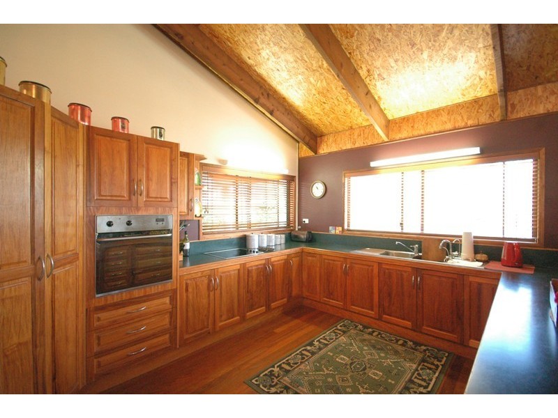 11 Hillview Court, Top Camp QLD 4350