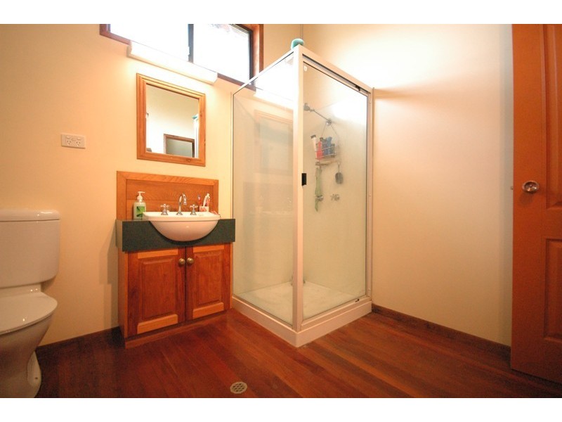 11 Hillview Court, Top Camp QLD 4350