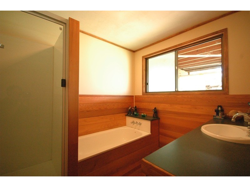 11 Hillview Court, Top Camp QLD 4350