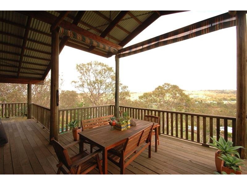 11 Hillview Court, Top Camp QLD 4350