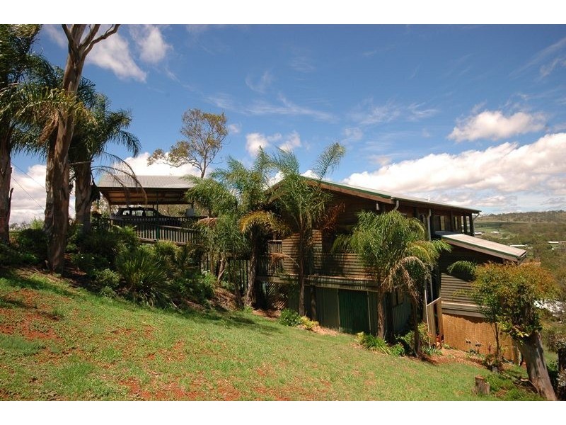 11 Hillview Court, Top Camp QLD 4350