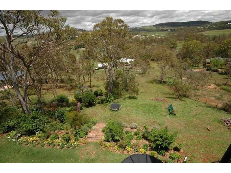 11 Hillview Court, Top Camp QLD 4350