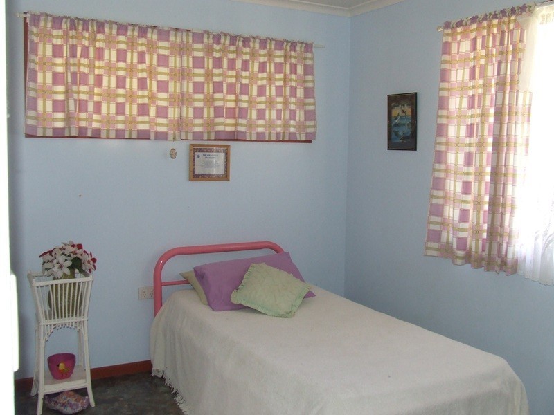 2 Fairfax Street, Cambooya QLD 4358