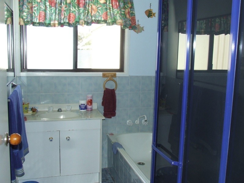 2 Fairfax Street, Cambooya QLD 4358