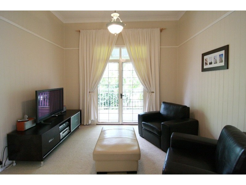 7 George Street, East Toowoomba QLD 4350