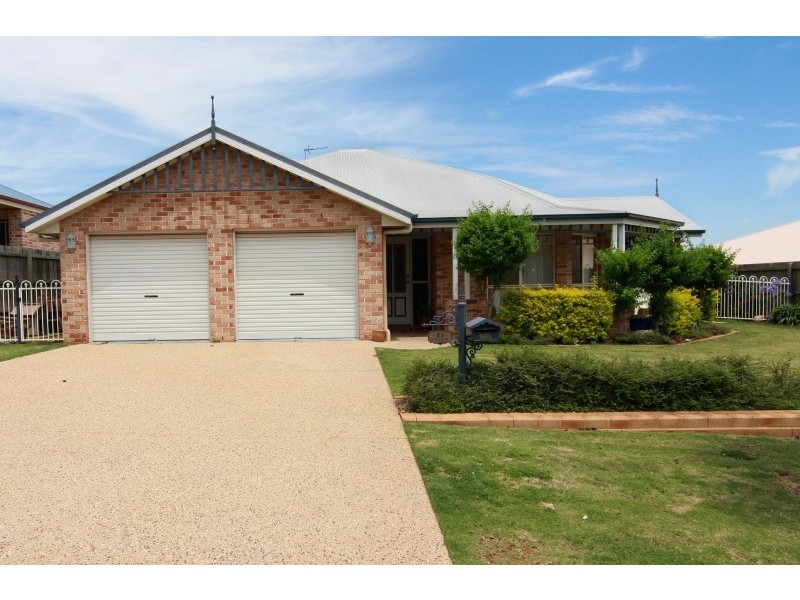 21 Scullin Street, Middle Ridge QLD 4350