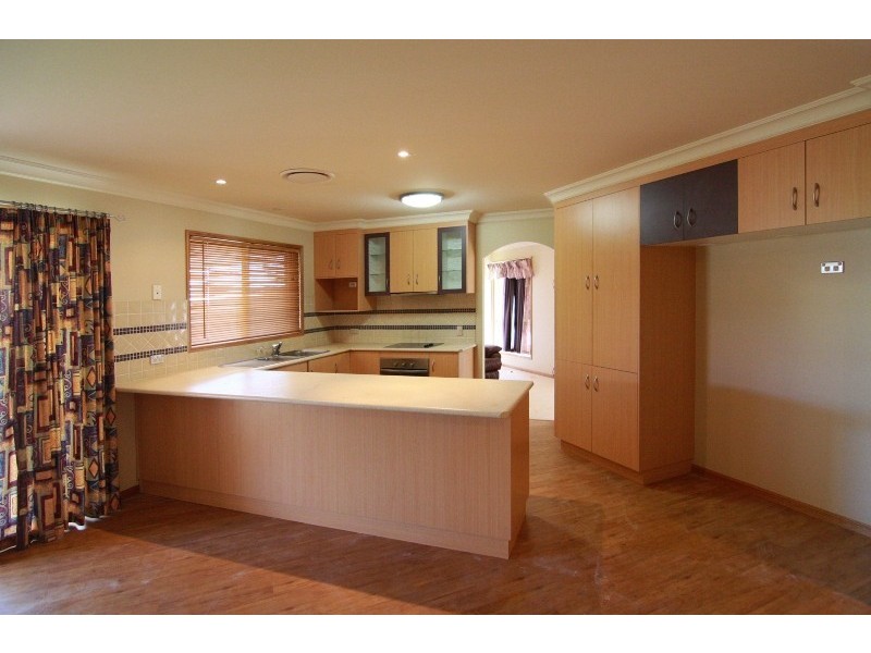 21 Scullin Street, Middle Ridge QLD 4350