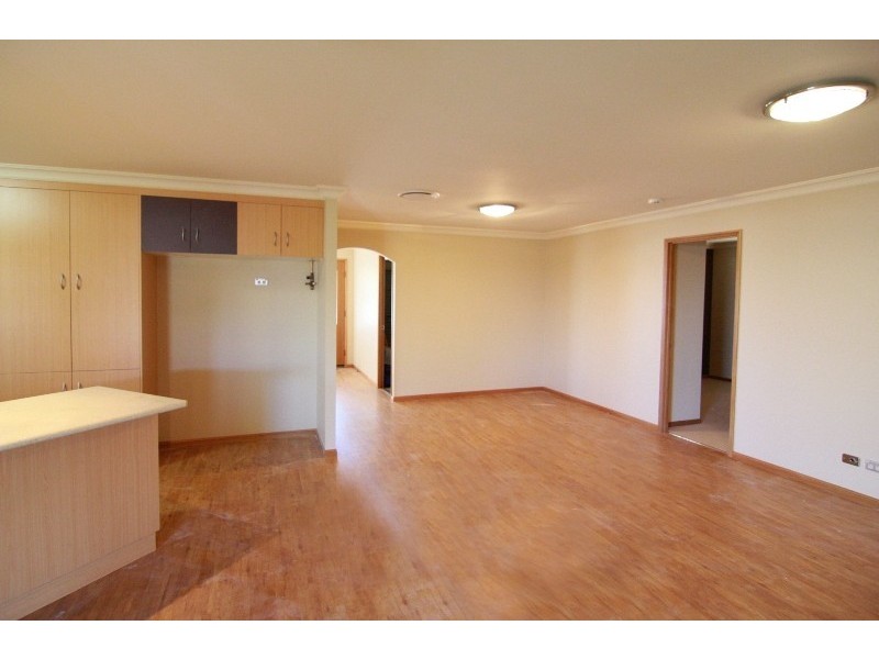 21 Scullin Street, Middle Ridge QLD 4350