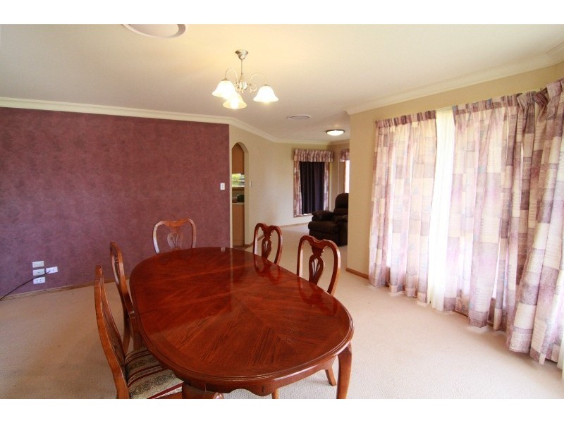 21 Scullin Street, Middle Ridge QLD 4350