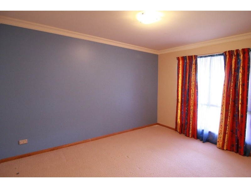 21 Scullin Street, Middle Ridge QLD 4350