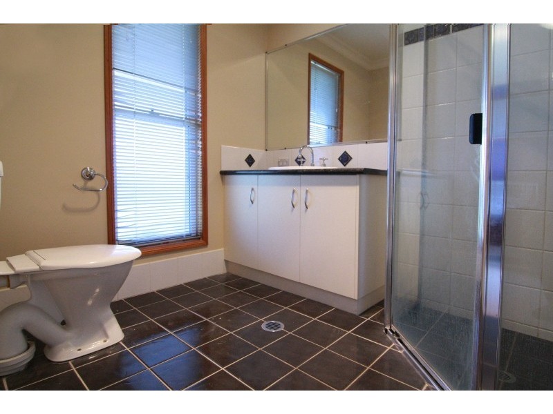 21 Scullin Street, Middle Ridge QLD 4350