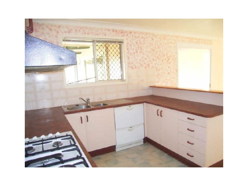 4 Stella Court, Wilsonton QLD 4350