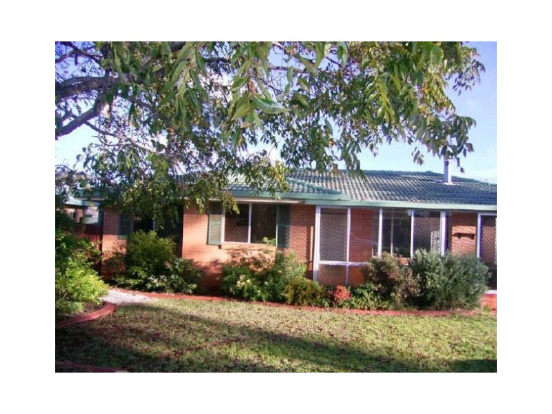 4 Stella Court, Wilsonton QLD 4350