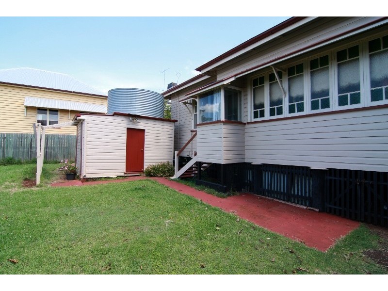 “Maycliff” 35 Arthur Street, East Toowoomba QLD 4350