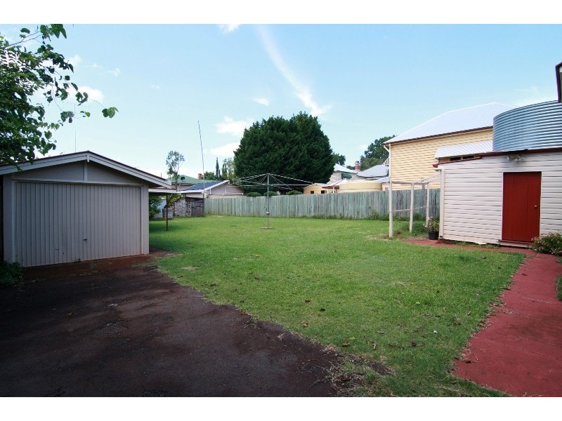 “Maycliff” 35 Arthur Street, East Toowoomba QLD 4350