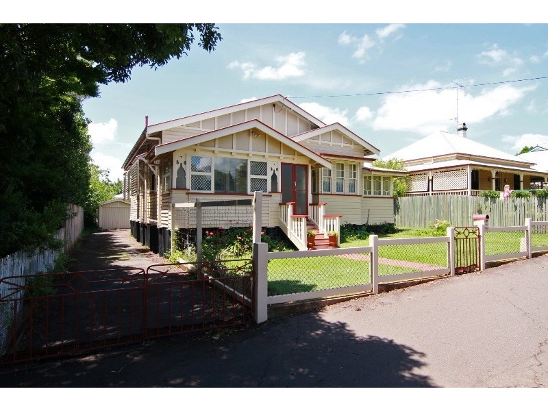 “Maycliff” 35 Arthur Street, East Toowoomba QLD 4350
