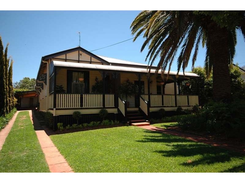 19 Herries Street, East Toowoomba QLD 4350