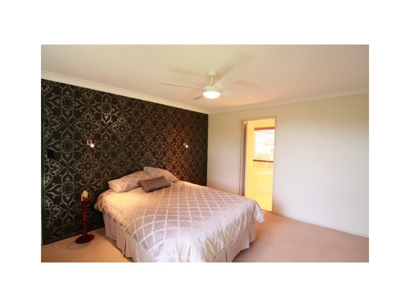 6 Hillsdale Crescent, Blue Mountain Heights QLD 4350