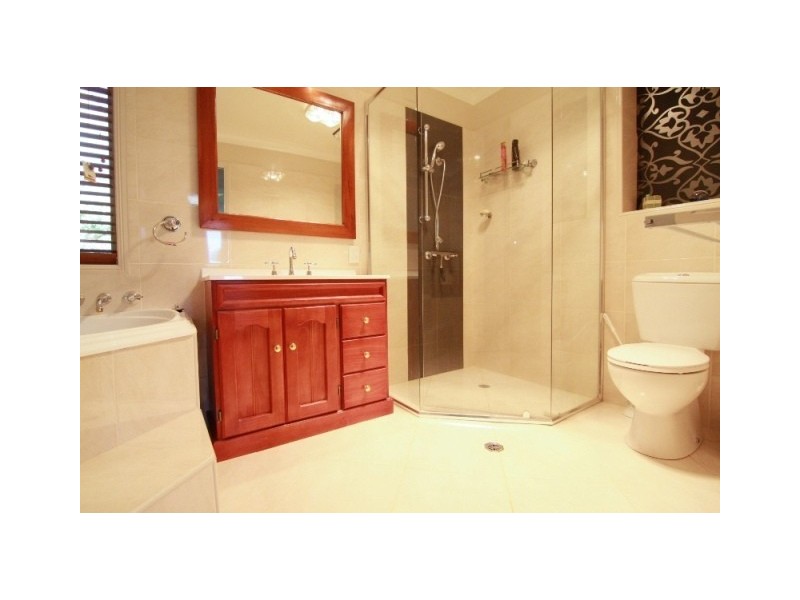 6 Hillsdale Crescent, Blue Mountain Heights QLD 4350