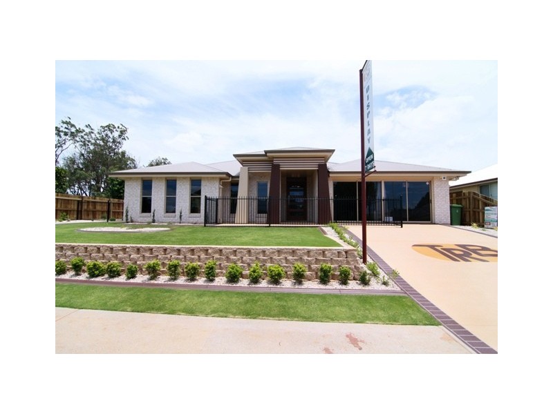 92 Spring Street, Middle Ridge QLD 4350
