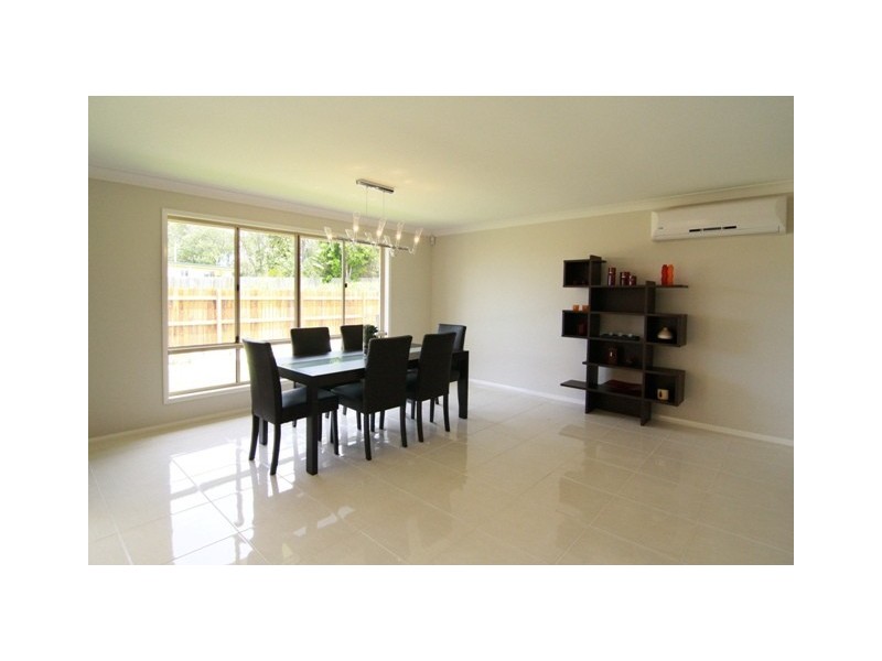 92 Spring Street, Middle Ridge QLD 4350