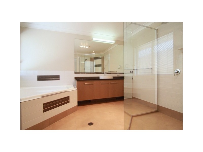 92 Spring Street, Middle Ridge QLD 4350