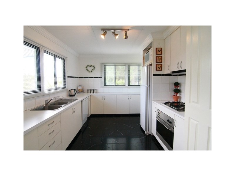 18 Hazzard Street, Centenary Heights QLD 4350