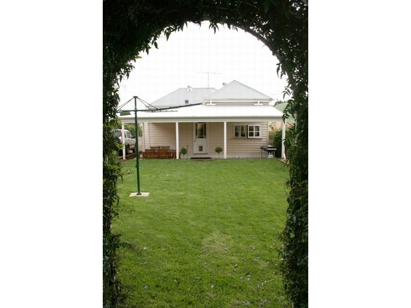 54 Tolmie Street, South Toowoomba QLD 4350