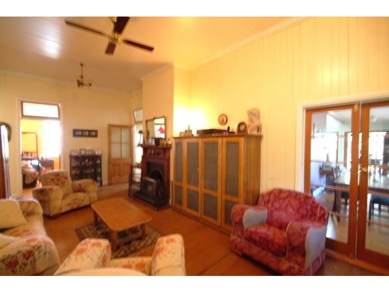 37 Cumming Street, North Toowoomba QLD 4350