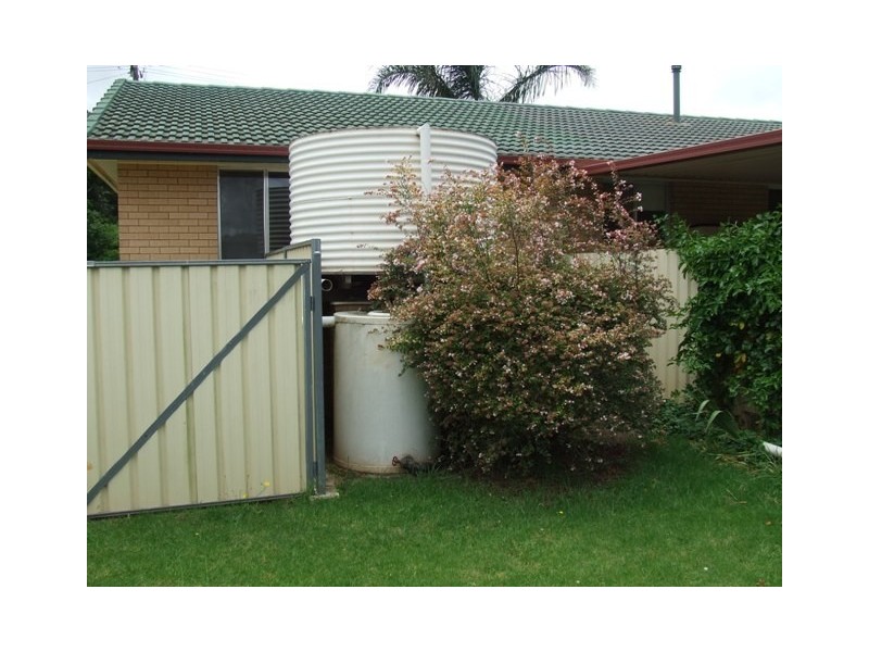 8 Lister Street, Harristown QLD 4350