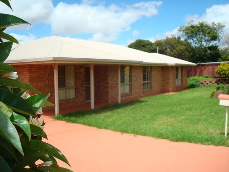 4 Coolawin Court, Wilsonton QLD 4350
