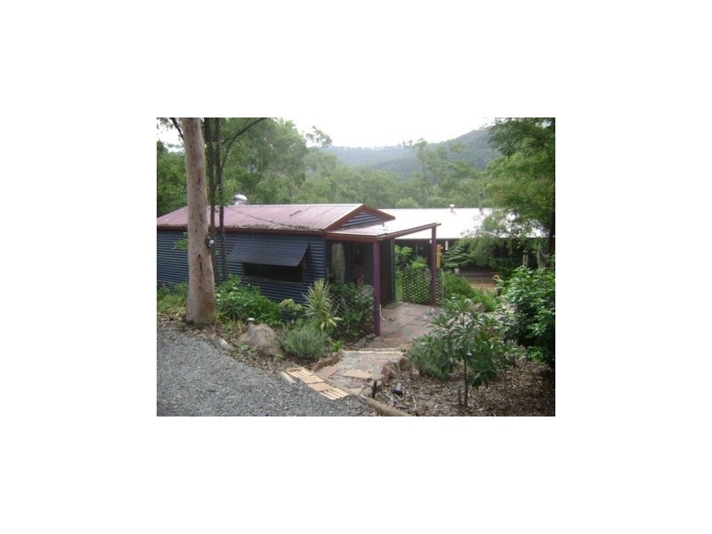 18 Clive Crescent, Withcott QLD 4352