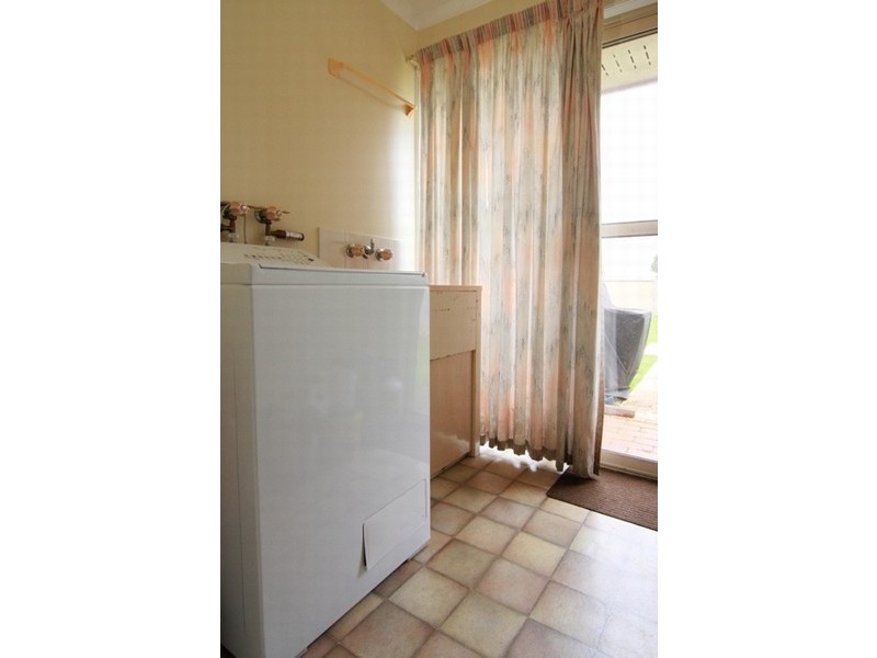 8a Traminer Drive, Wilsonton QLD 4350