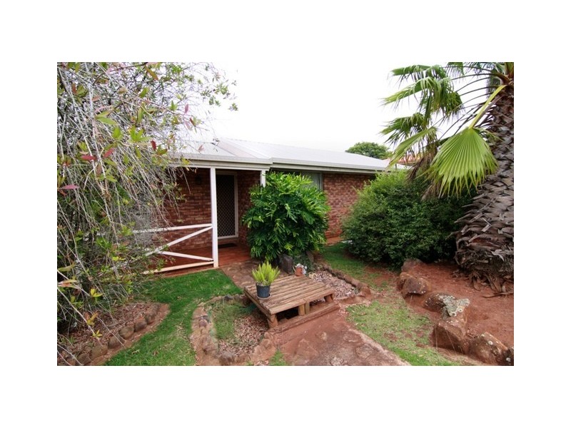 8a Traminer Drive, Wilsonton QLD 4350