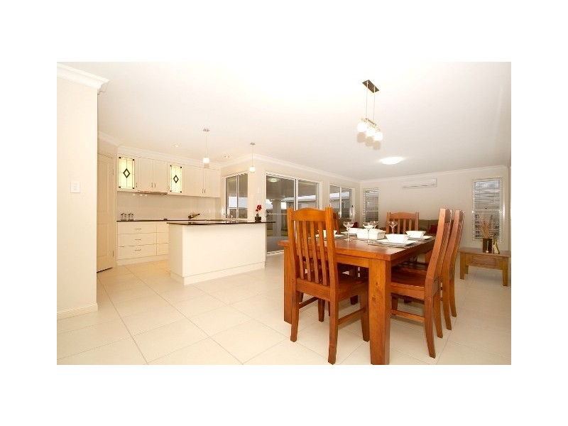 11 Beardsworth Court, Middle Ridge QLD 4350