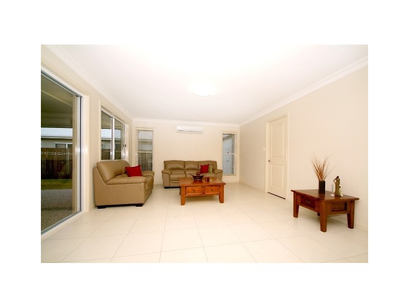 11 Beardsworth Court, Middle Ridge QLD 4350