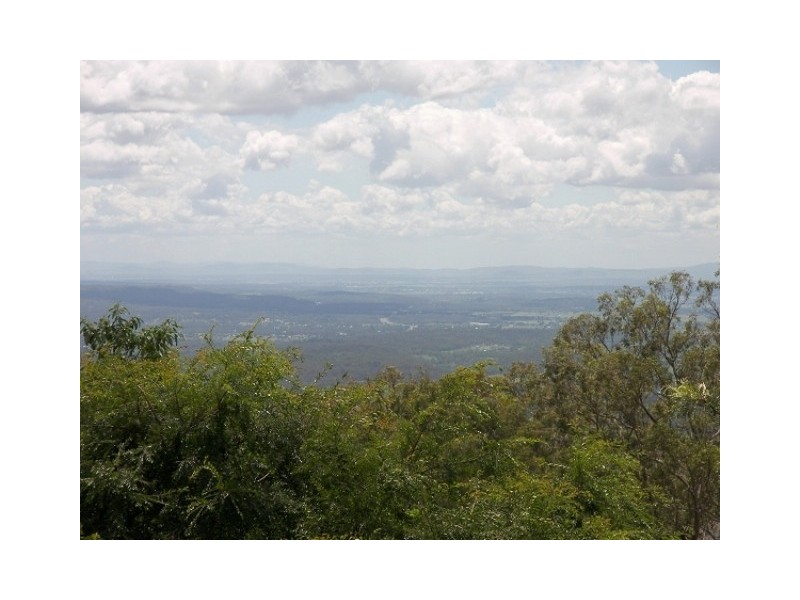 18 Robertson Crescent, Prince Henry Heights QLD 4350