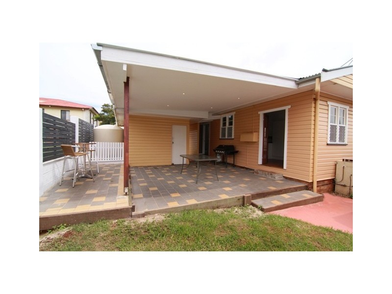 16 Llewellyn Street, Centenary Heights QLD 4350