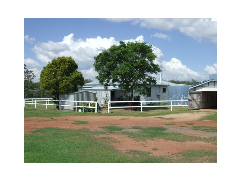 5758 New England Highway, Crows Nest QLD 4355