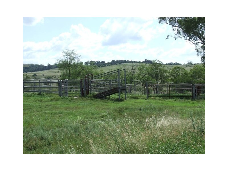 5758 New England Highway, Crows Nest QLD 4355