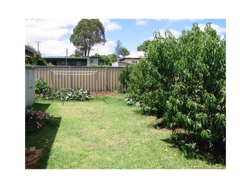 4/301 Bridge Street, Newtown QLD 4350