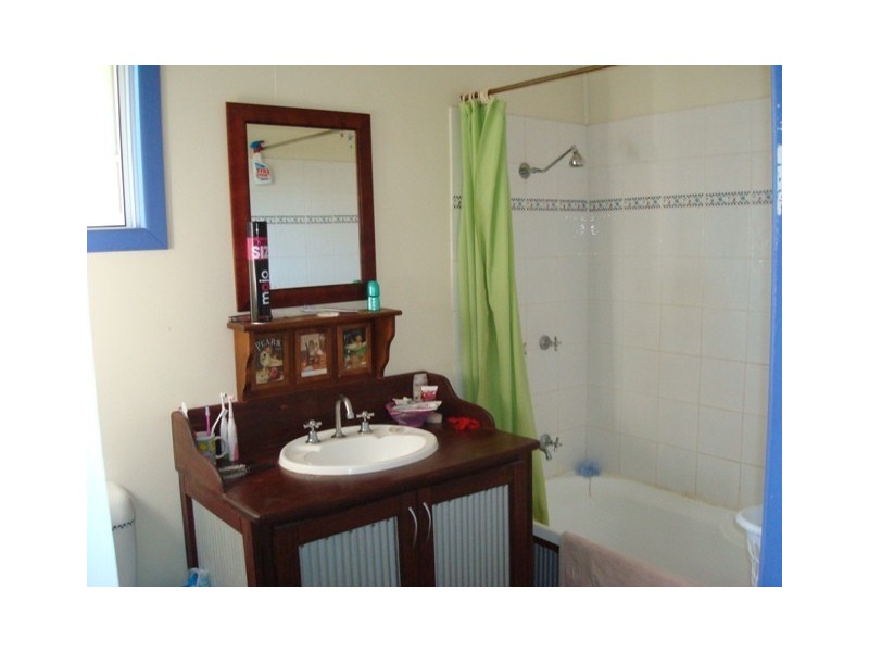 1 McLeish Street, Harristown QLD 4350