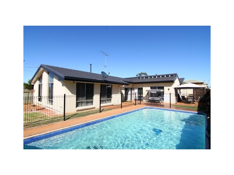 1 Mottram Court, Wilsonton QLD 4350