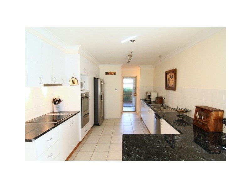 1 Mottram Court, Wilsonton QLD 4350